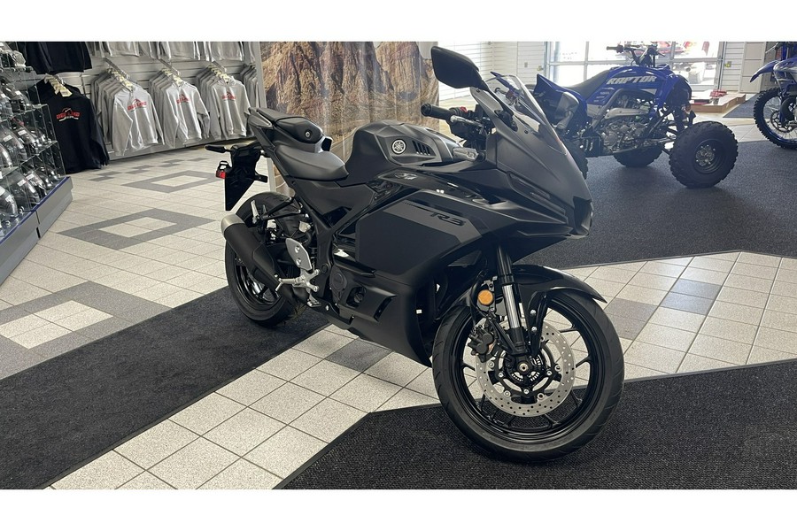 2025 Yamaha YZF-R3 ABS