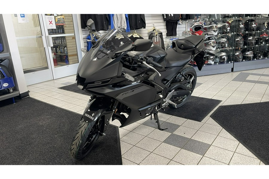 2025 Yamaha YZF-R3 ABS