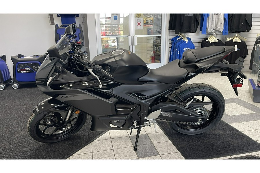 2025 Yamaha YZF-R3 ABS
