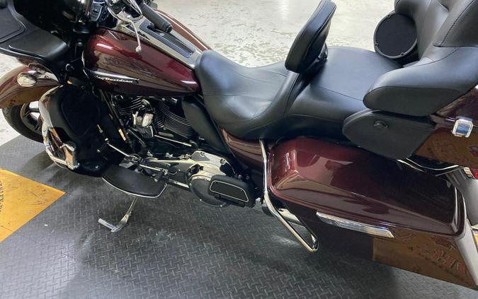 2018 Harley-Davidson® Road Glide® Ultra Twisted Cherry FLTRU
