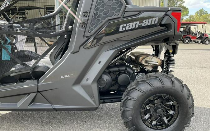 2025 Can-Am Maverick Trail DPS 700