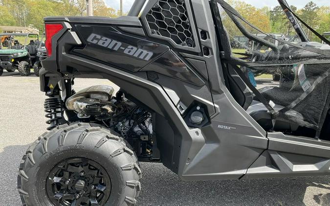 2025 Can-Am Maverick Trail DPS 700