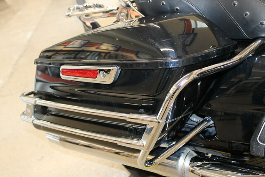 Used 2017 Harley-Davidson Road King Grand American Touring FLHR Motorcycle For Sale In Miami, Florida