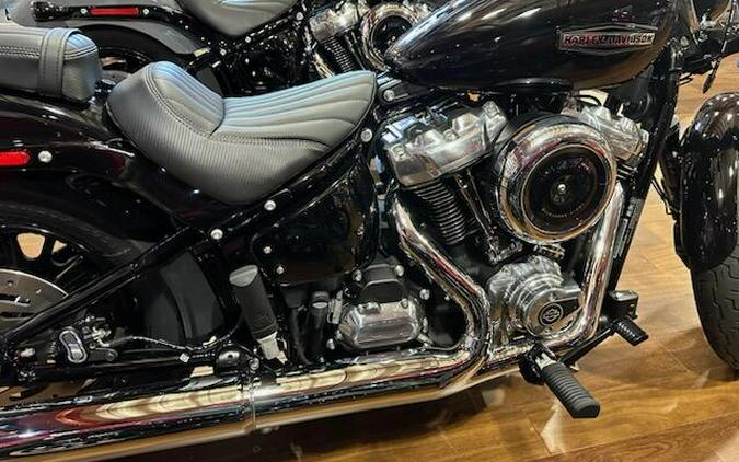 2026 Harley-Davidson Street Bob Vivid Black Chrome Cast Wheels | New Cruiser Motorcycle