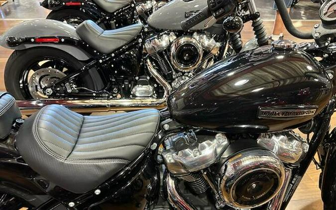 2026 Harley-Davidson Street Bob Vivid Black Chrome Cast Wheels | New Cruiser Motorcycle