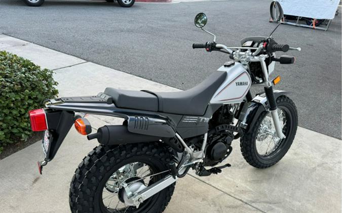 2027 Yamaha TW 200
