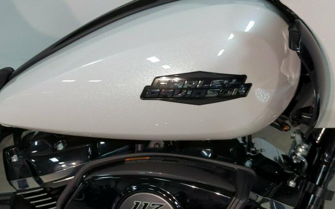 2024 Harley-Davidson® Road Glide® White Onyx Pearl – Black Finish