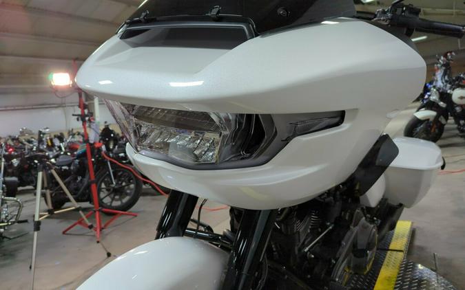 2024 Harley-Davidson® Road Glide® White Onyx Pearl – Black Finish