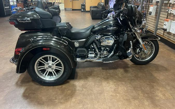 2020- FLHTCUTG Tri Glide® Ultra