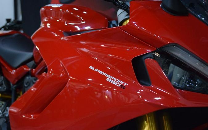 2024 Ducati Supersport 950 S Red