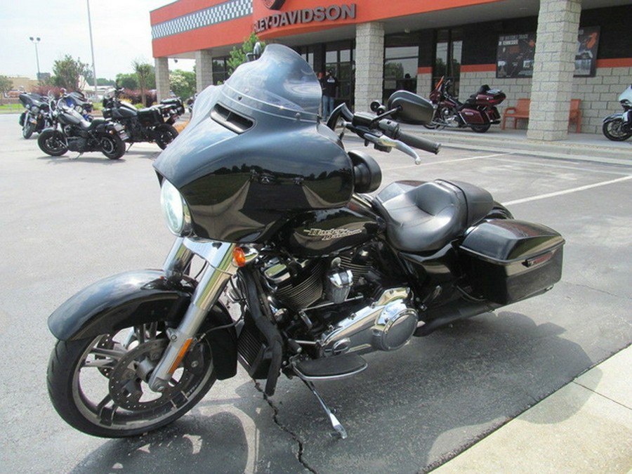 2017 Harley-Davidson FLHX - Street Glide