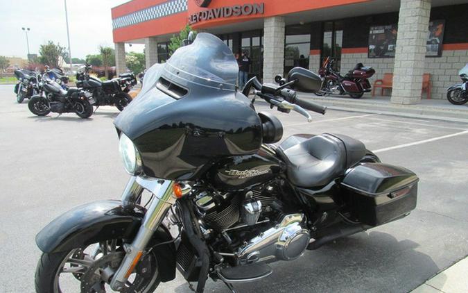 2017 Harley-Davidson FLHX - Street Glide