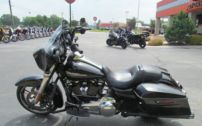 2017 Harley-Davidson FLHX - Street Glide