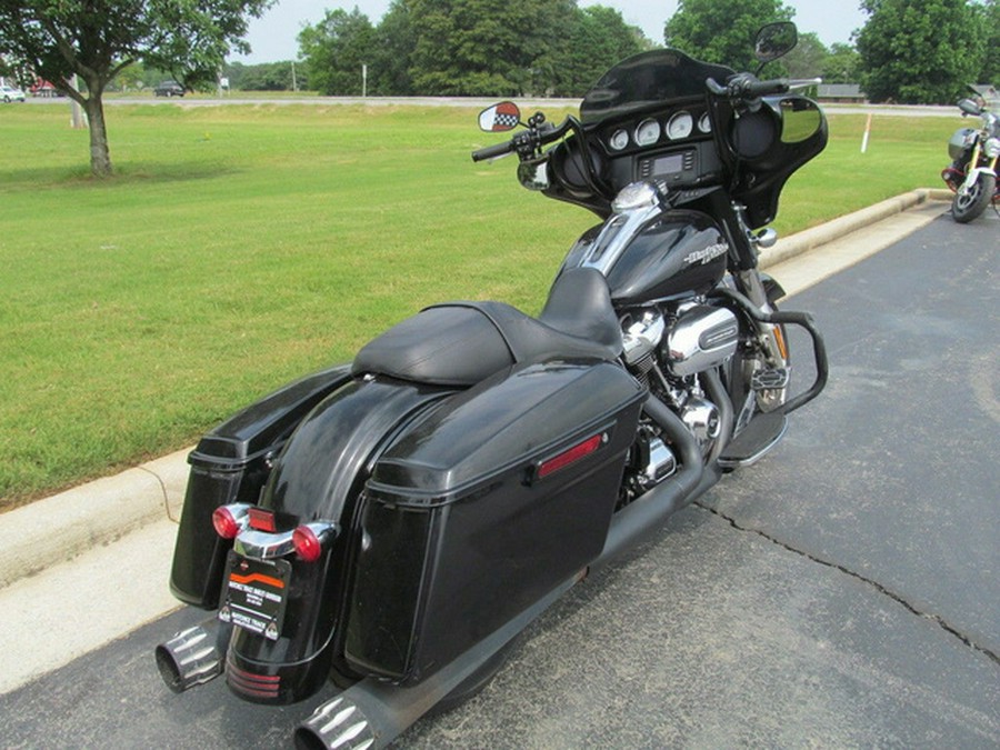 2017 Harley-Davidson FLHX - Street Glide