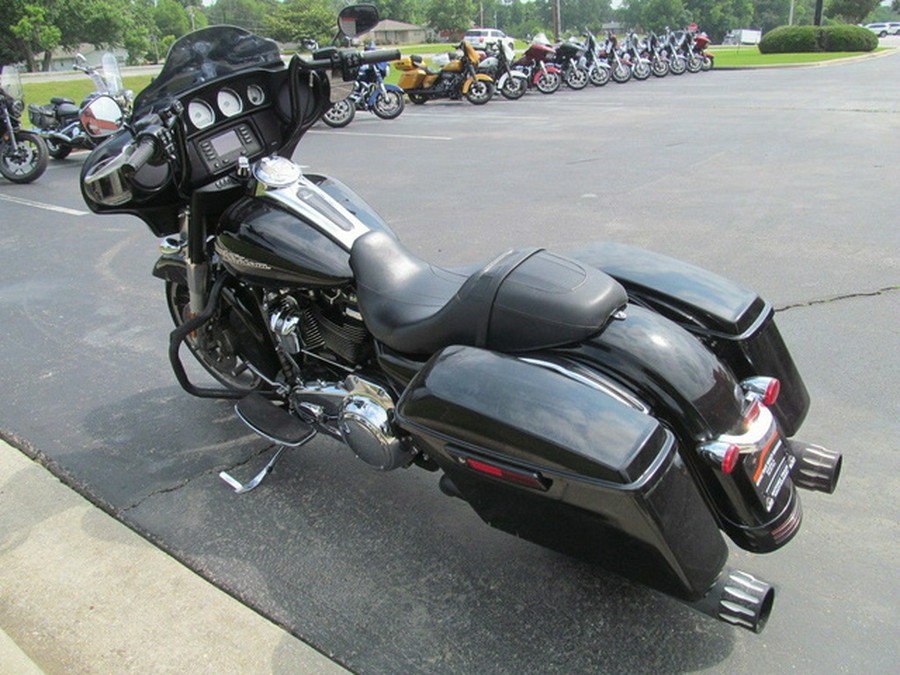 2017 Harley-Davidson FLHX - Street Glide