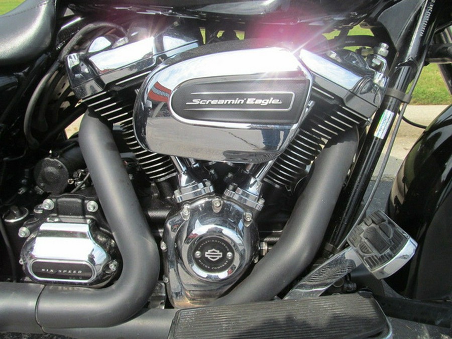 2017 Harley-Davidson FLHX - Street Glide