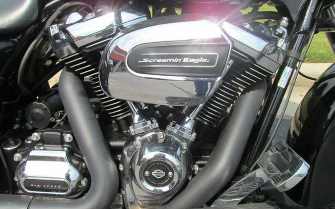 2017 Harley-Davidson FLHX - Street Glide