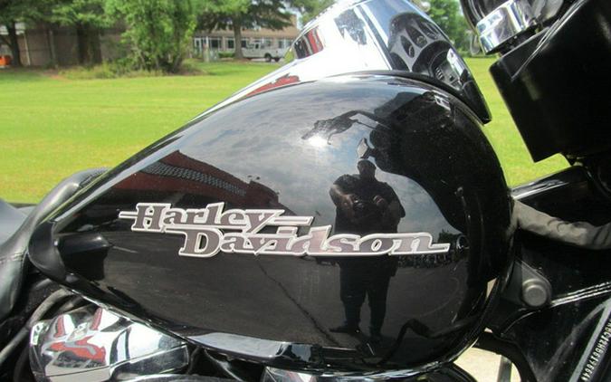 2017 Harley-Davidson FLHX - Street Glide