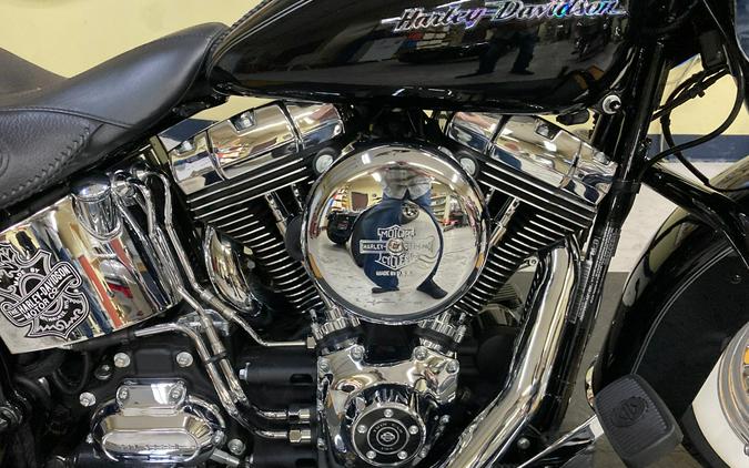 2017 Harley-Davidson® Softail® Deluxe Vivid Black FLSTN