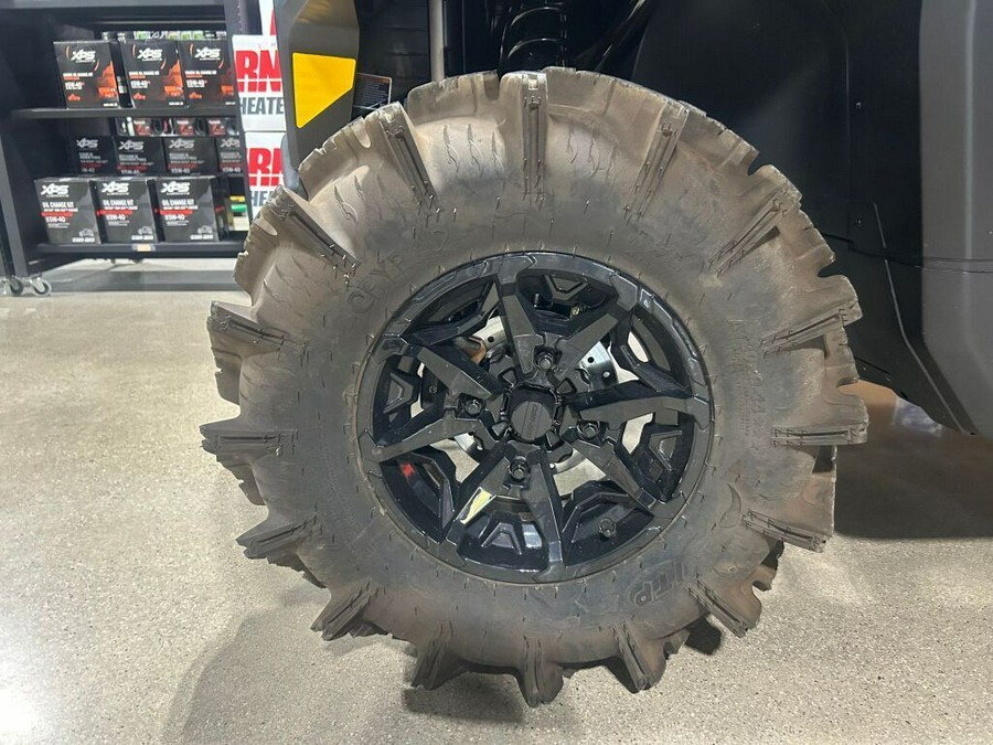 2025 Can-Am Defender DPS HD9