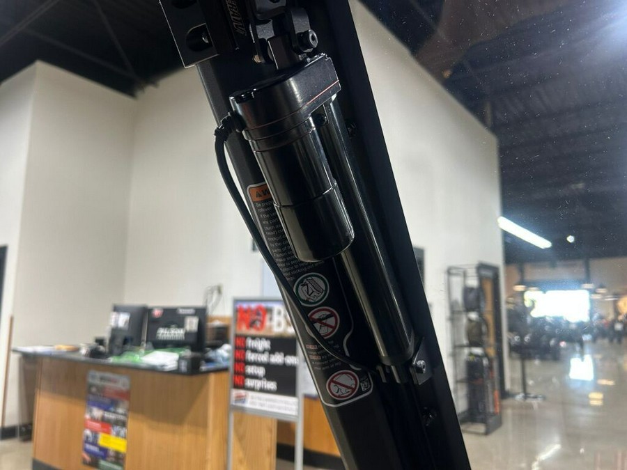 2025 Can-Am Defender DPS HD9