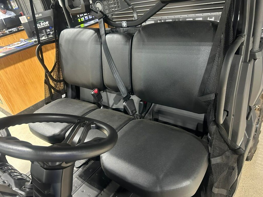 2025 Can-Am Defender DPS HD9