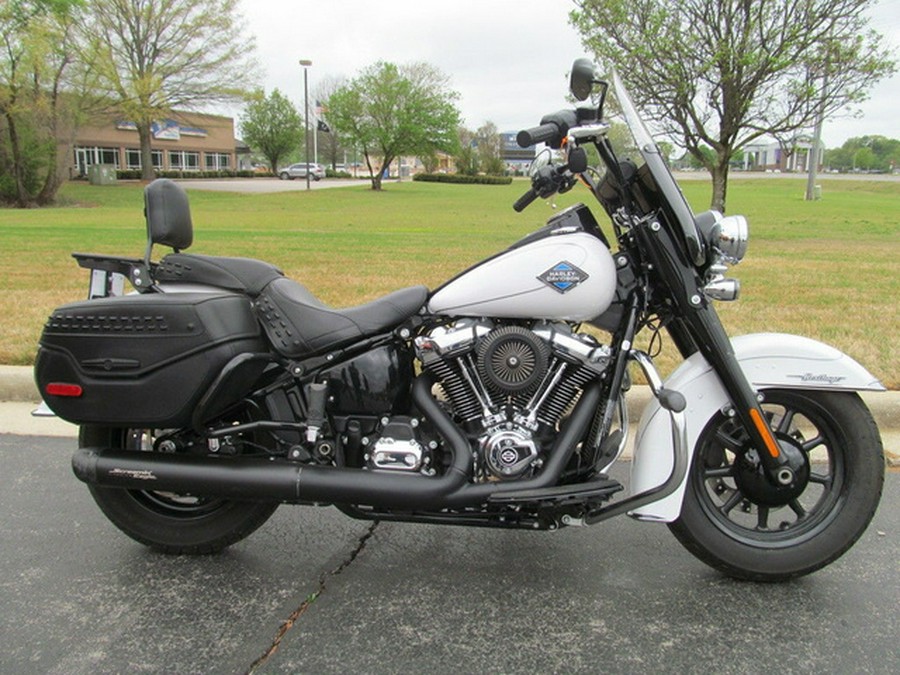2025 Harley-Davidson Softail FLHC - Heritage Classic