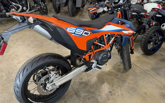 2024 KTM 690 SMC R