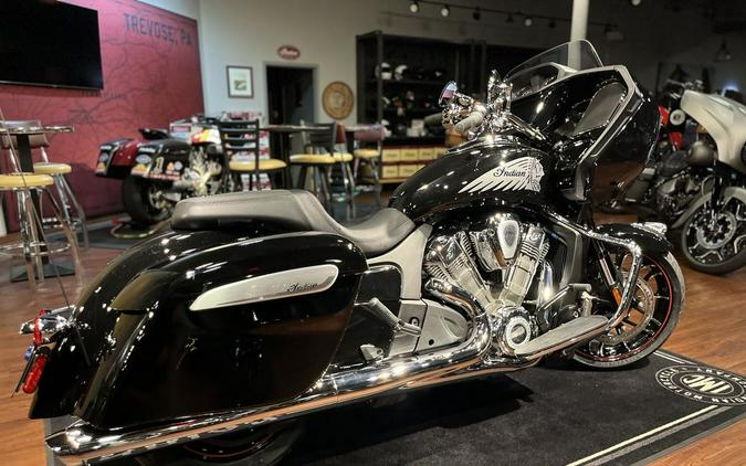 2023 Indian Motorcycle® Challenger® Limited Black Metallic