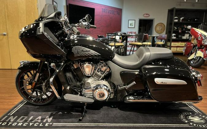 2023 Indian Motorcycle® Challenger® Limited Black Metallic