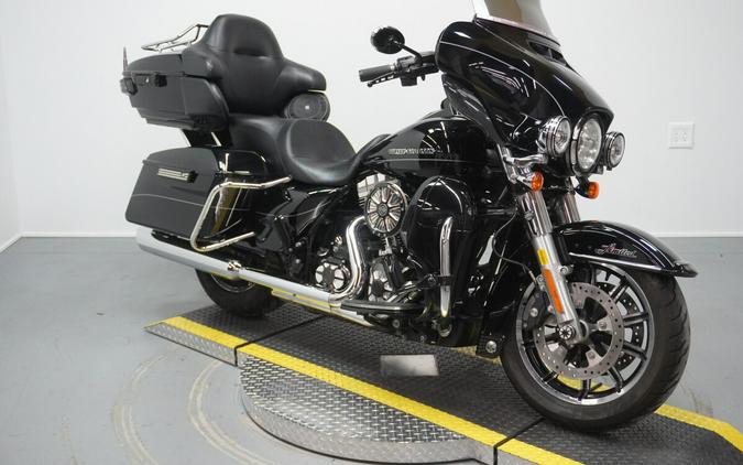 2016 Harley-Davidson® Ultra Limited Low Vivid Black