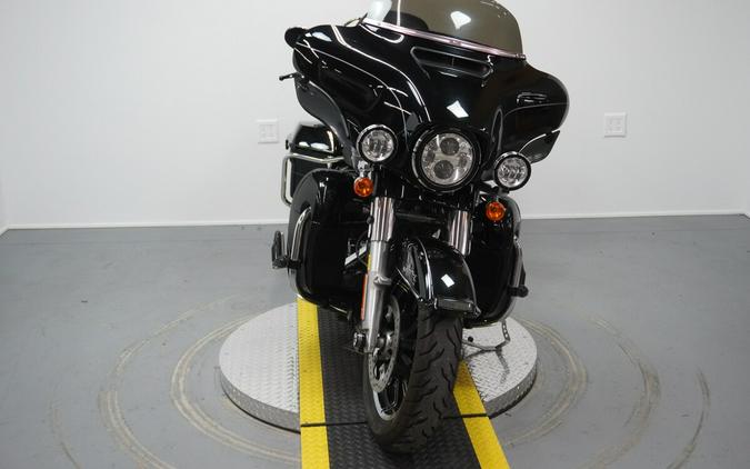 2016 Harley-Davidson® Ultra Limited Low Vivid Black