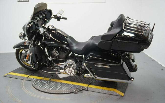 2016 Harley-Davidson® Ultra Limited Low Vivid Black