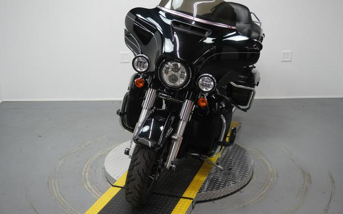 2016 Harley-Davidson® Ultra Limited Low Vivid Black