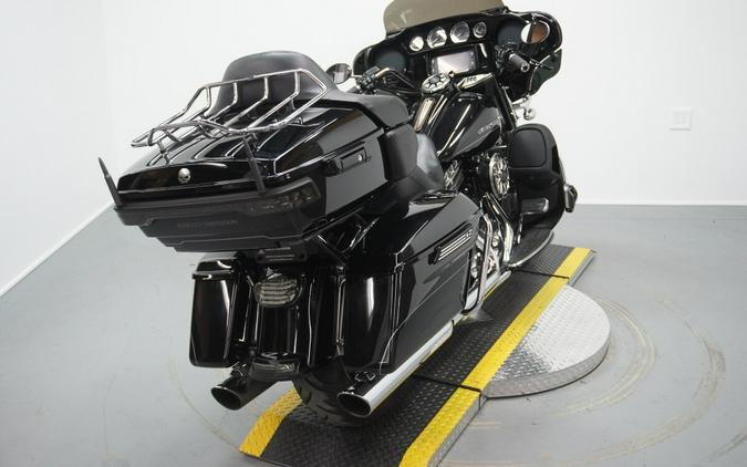 2016 Harley-Davidson® Ultra Limited Low Vivid Black