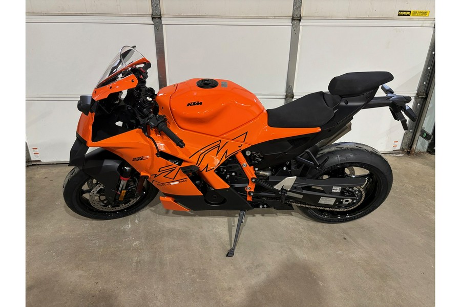2026 KTM 990 RC R