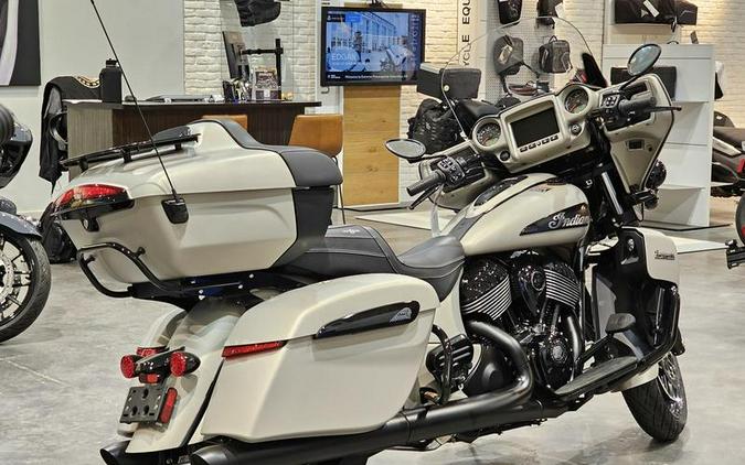 2023 Indian Motorcycle® Roadmaster® Dark Horse® Silver Quartz Smoke