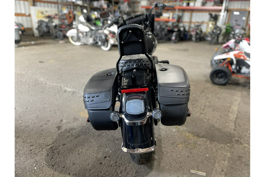 2021 Harley-Davidson® Softail® Heritage Classic 114