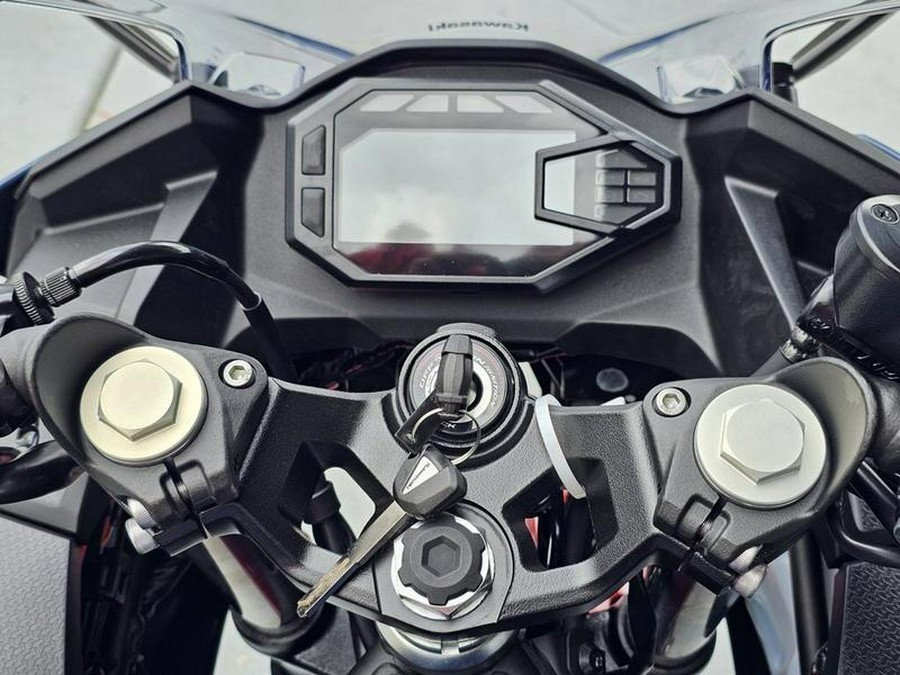 2026 Kawasaki Ninja® 500 ABS Metallic Matte Twilight Blue