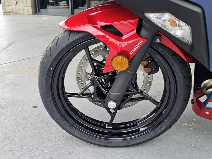 2026 Kawasaki Ninja® 500 ABS Metallic Matte Twilight Blue