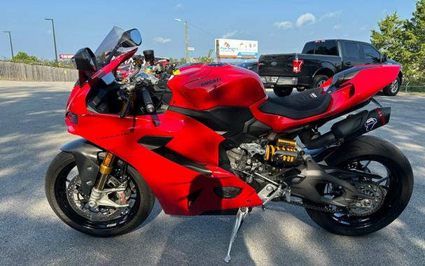 2026 Ducati PANIGALE V2S V2 S