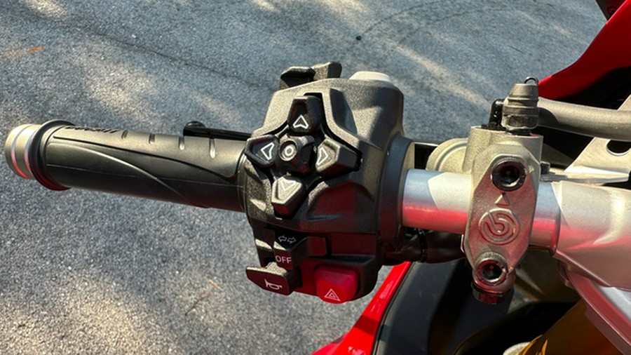 2026 Ducati PANIGALE V2S V2 S