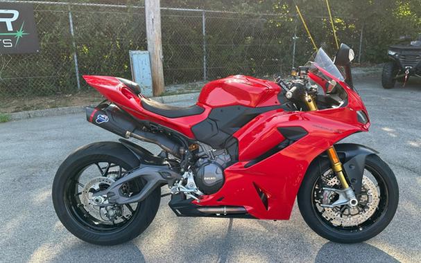 2026 Ducati PANIGALE V2S V2 S