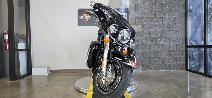 2012 Harley-Davidson® Electra Glide® Ultra Limited FLHTK