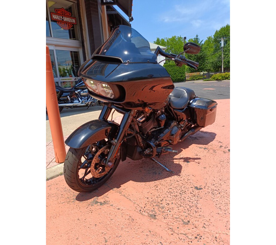 2021 Harley-Davidson Road Glide Special Vivid Black - Black Finish