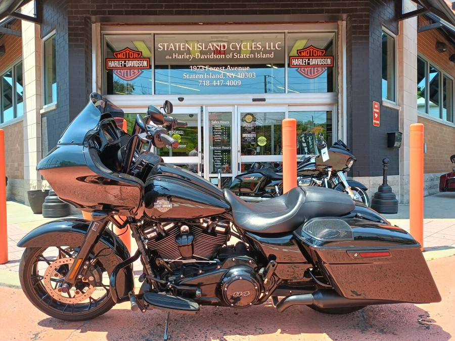 2021 Harley-Davidson Road Glide Special Vivid Black - Black Finish