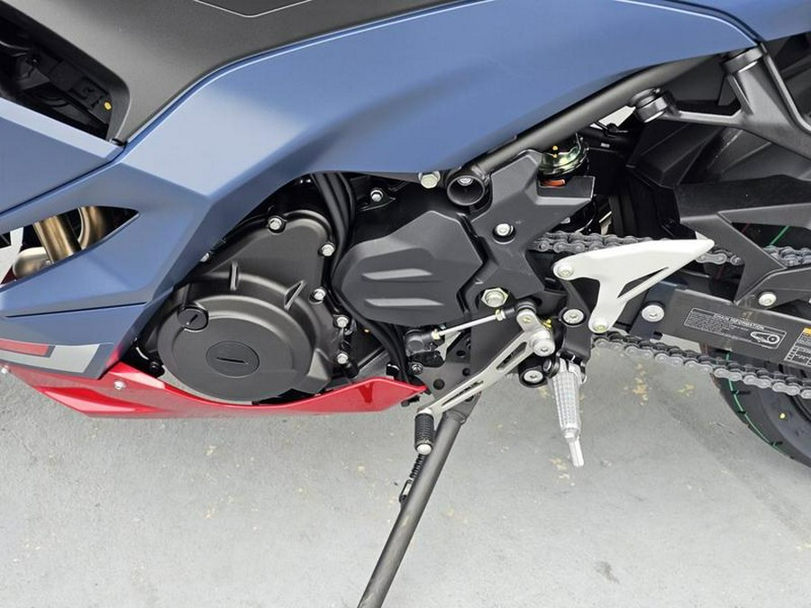 2026 Kawasaki Ninja® 500 ABS Metallic Matte Twilight Blue