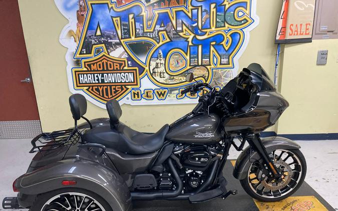 2023 Harley-Davidson® Road Glide® 3 Gray Haze - Black Finish FLTRT