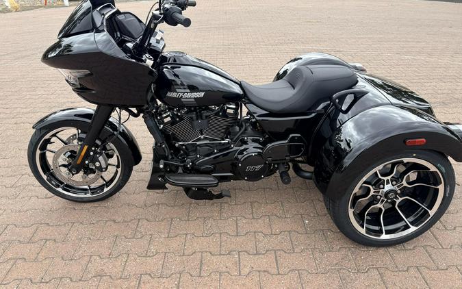 FLTRT 2026 Road Glide 3