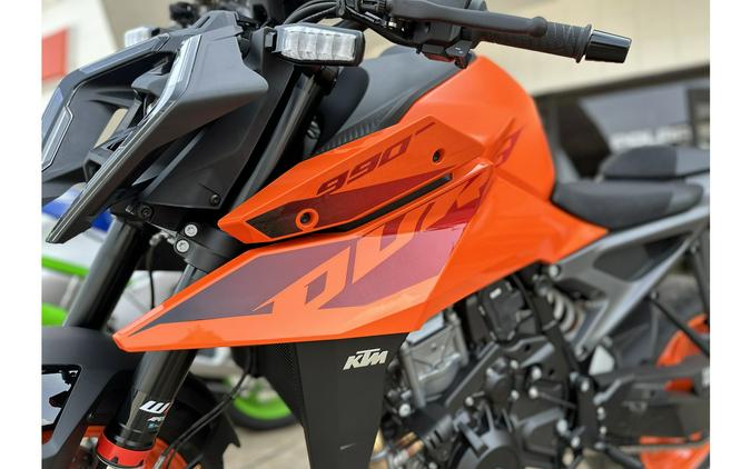 2024 KTM Duke 990